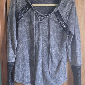 VENUS Gray and Black Lace-Up Long Sleeve Top